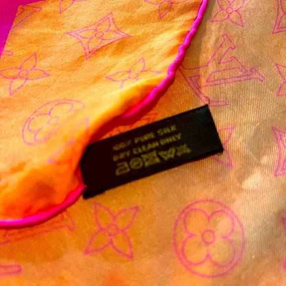 Authentic Louis Vuitton + Robert Wilson Orange Pink Silk Scarf - Picture 5 of 10